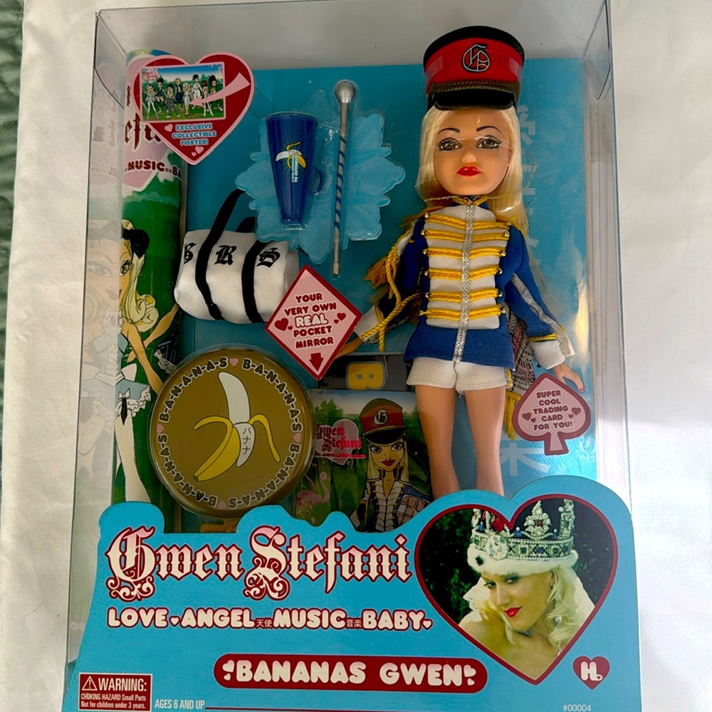 COPY - Harajuku Lovers BANANAS Gwen Doll 2006
